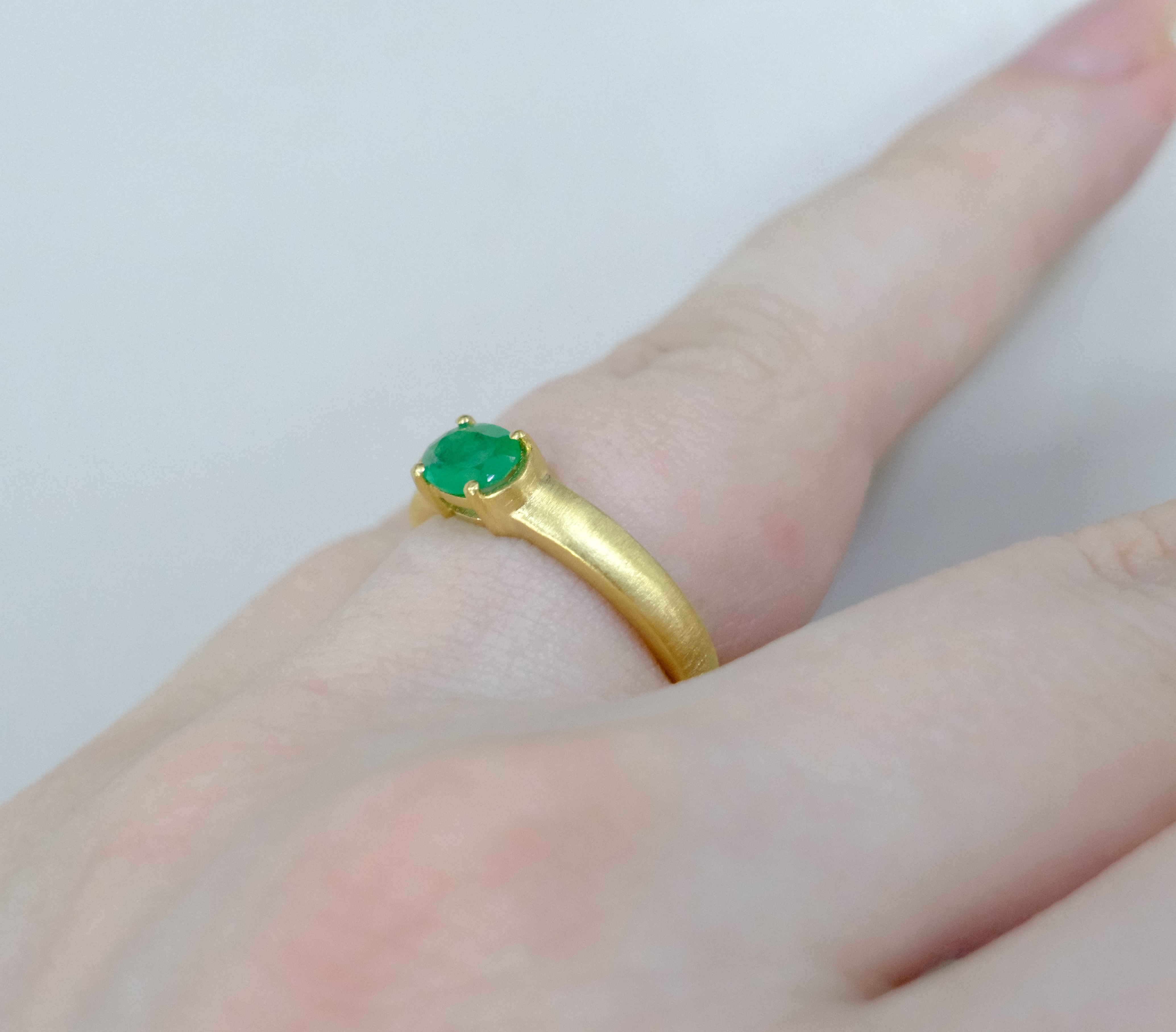 Серебряное кольцо с изумрудом